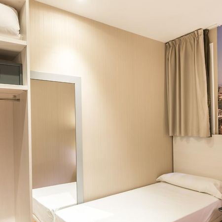 Hostal Bcn Ramblas Barcelona Zewnętrze zdjęcie
