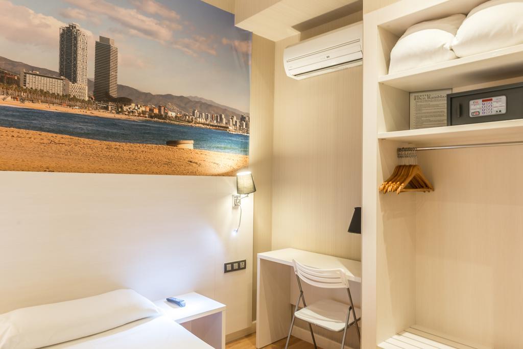Hostal Bcn Ramblas Barcelona Zewnętrze zdjęcie
