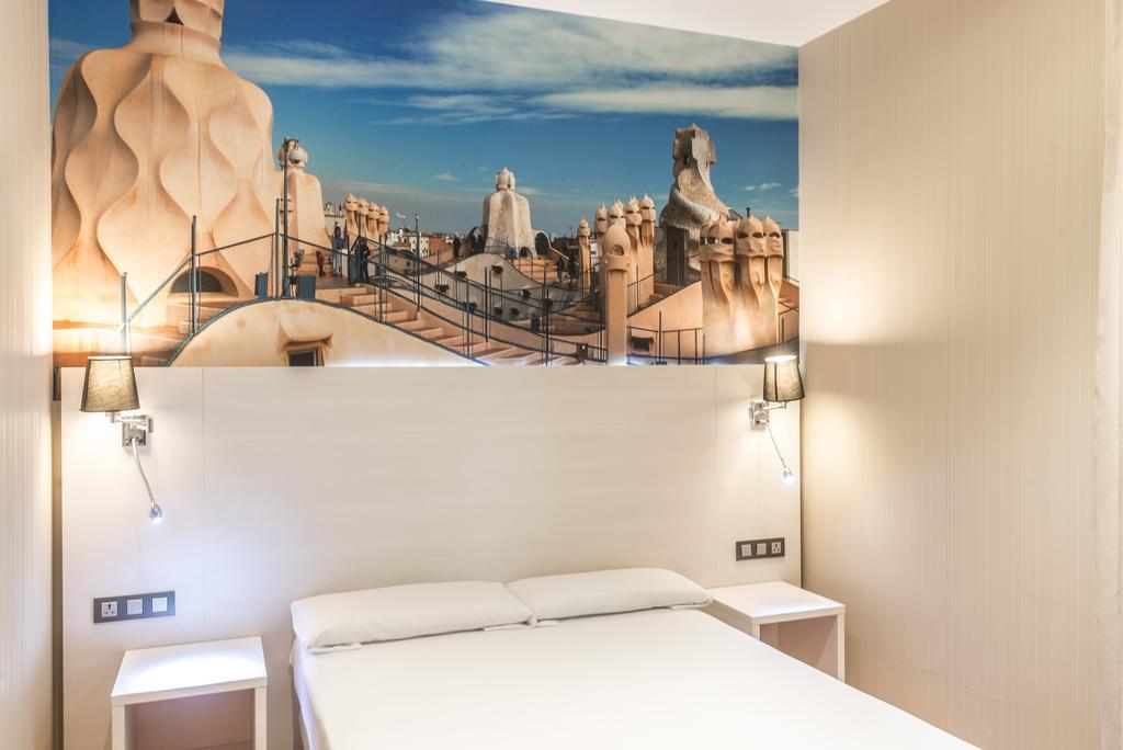 Hostal Bcn Ramblas Barcelona Zewnętrze zdjęcie