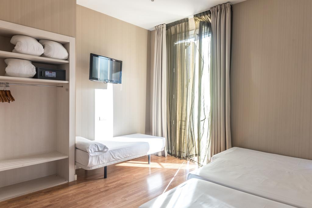 Hostal Bcn Ramblas Barcelona Zewnętrze zdjęcie