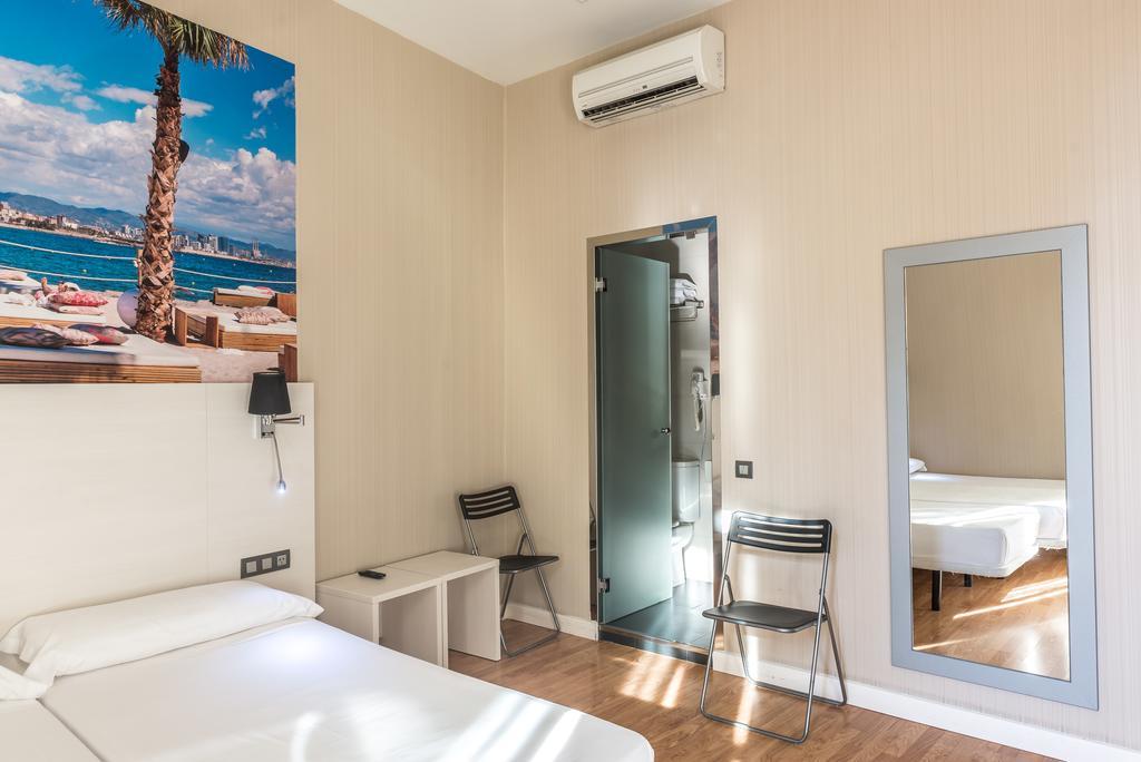 Hostal Bcn Ramblas Barcelona Zewnętrze zdjęcie