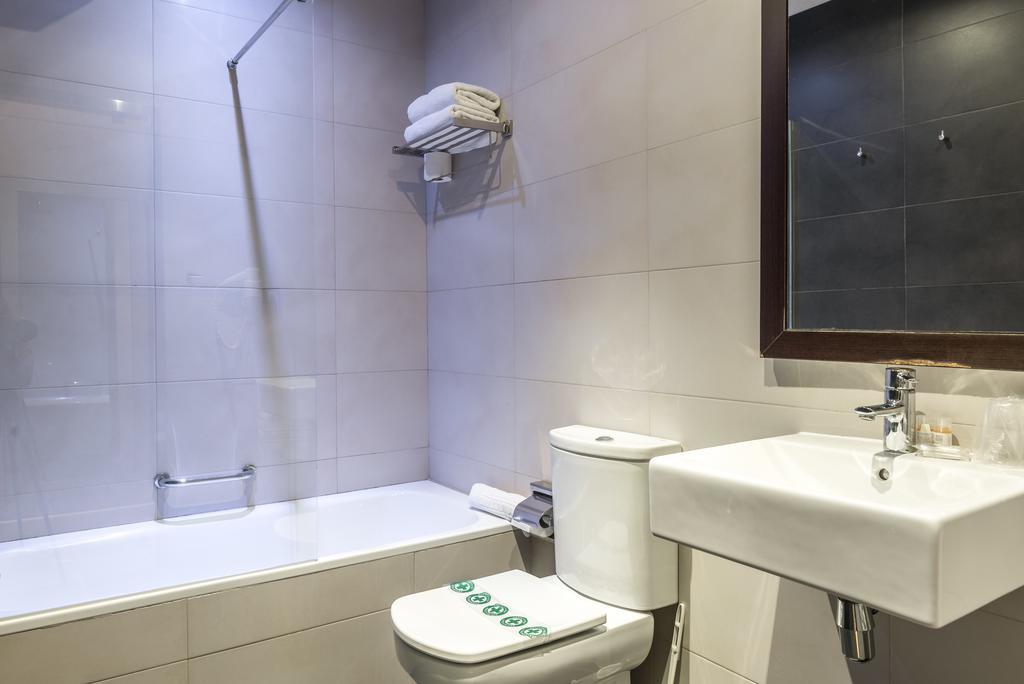 Hostal Bcn Ramblas Barcelona Zewnętrze zdjęcie