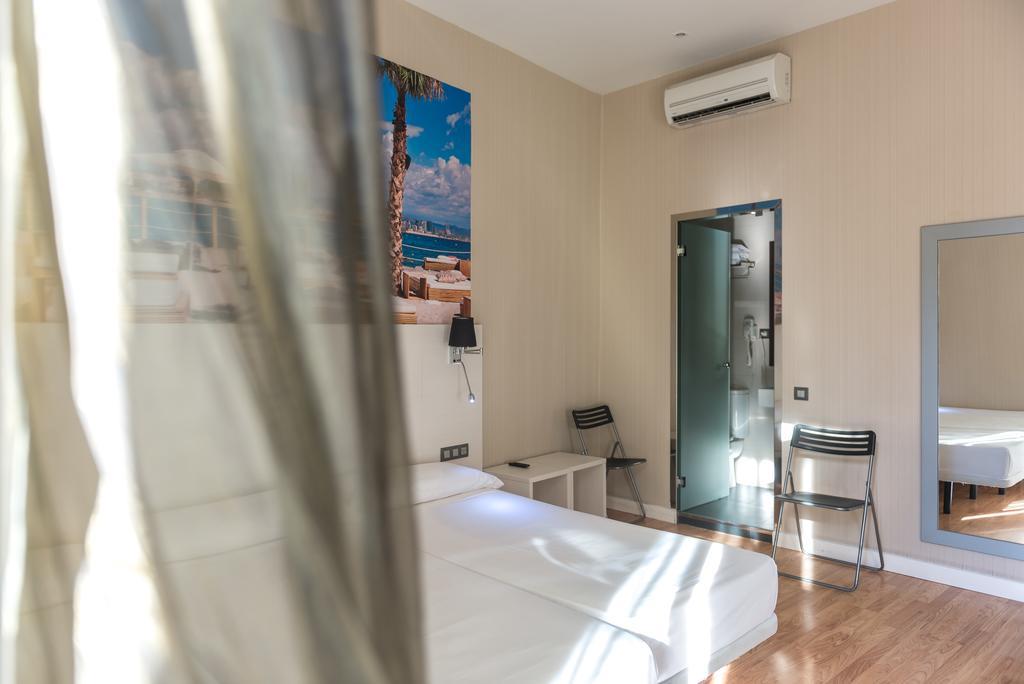 Hostal Bcn Ramblas Barcelona Zewnętrze zdjęcie