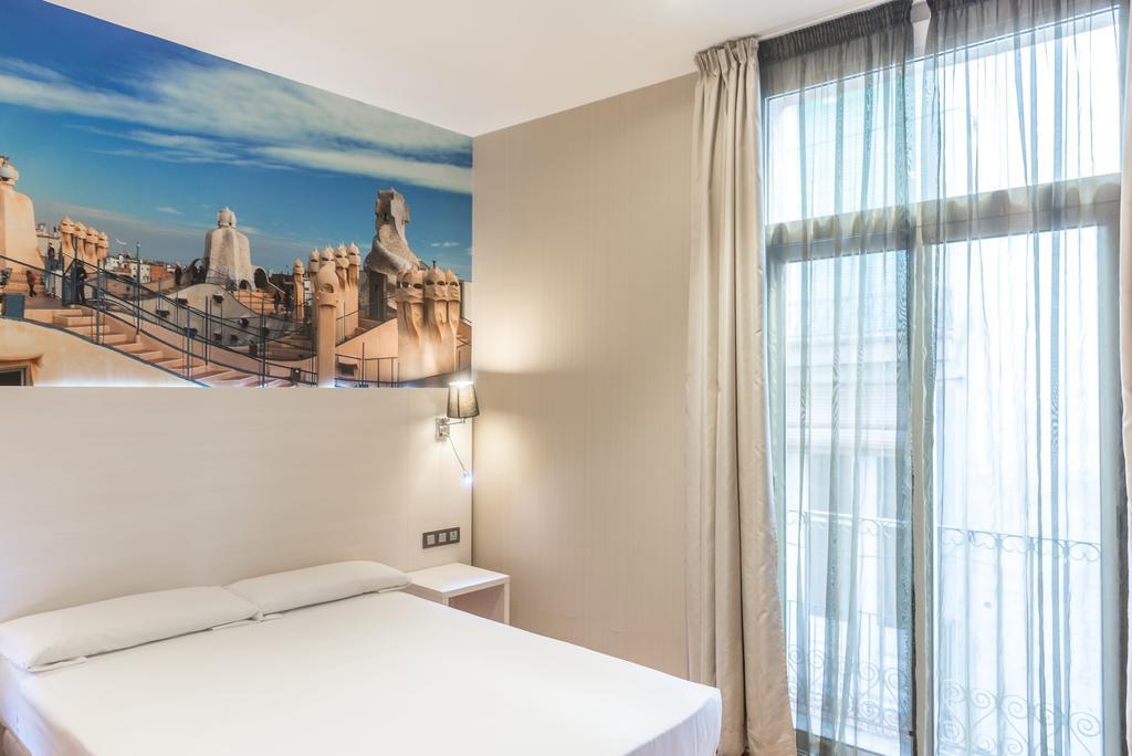 Hostal Bcn Ramblas Barcelona Zewnętrze zdjęcie
