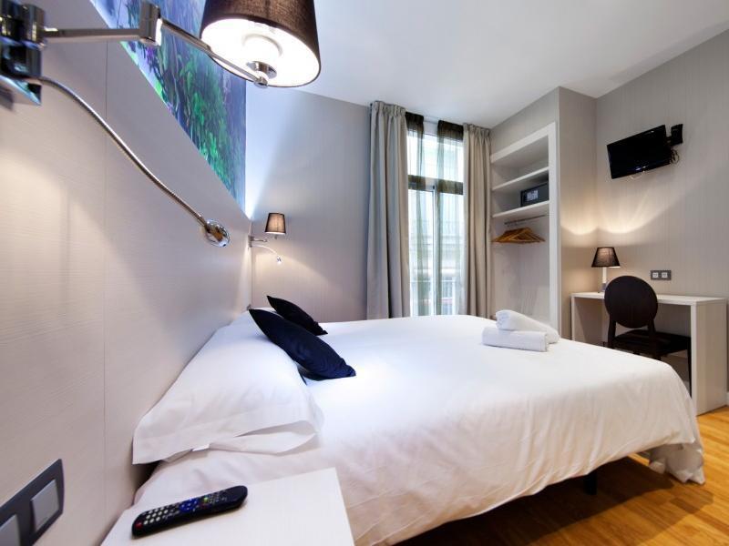 Hostal Bcn Ramblas Barcelona Zewnętrze zdjęcie